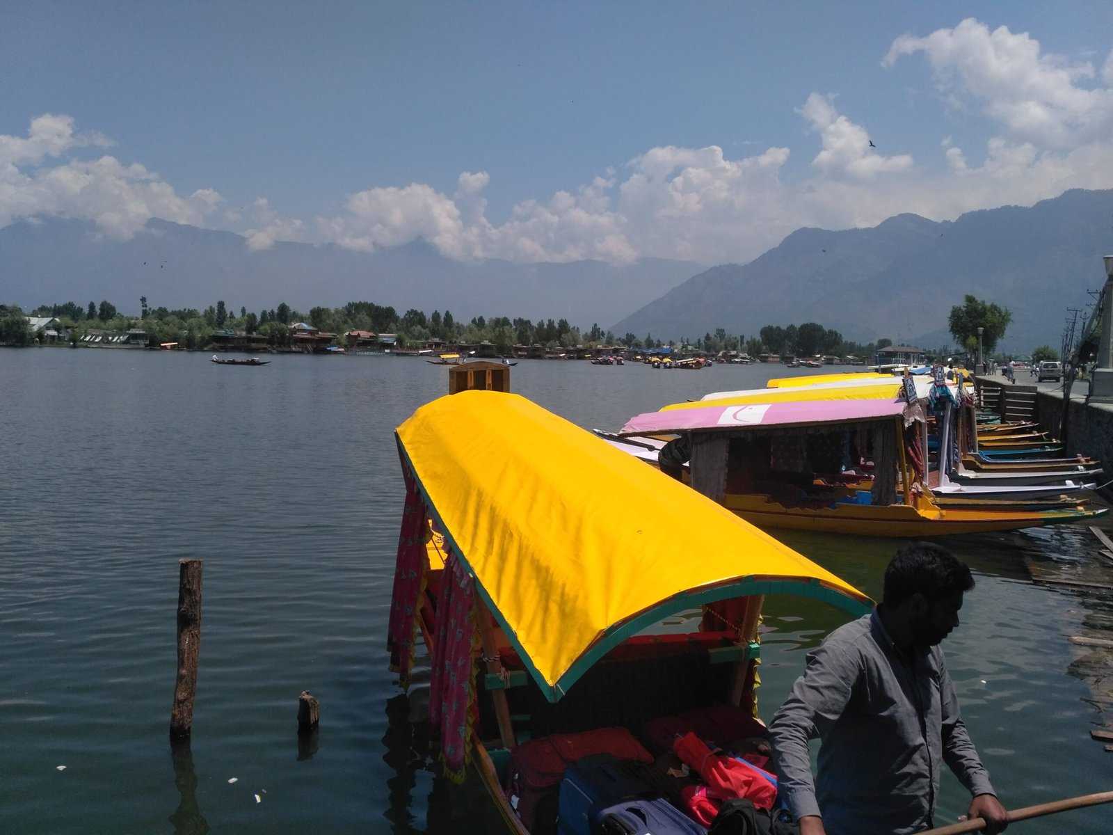 kashmir houseboat